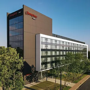 Hampton By Hilton Reduta فندق